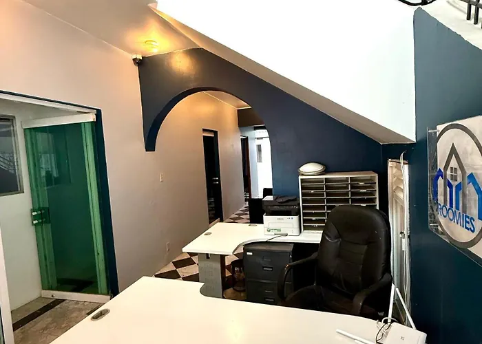 Hostal Roomies Reforma - La Diana México DF