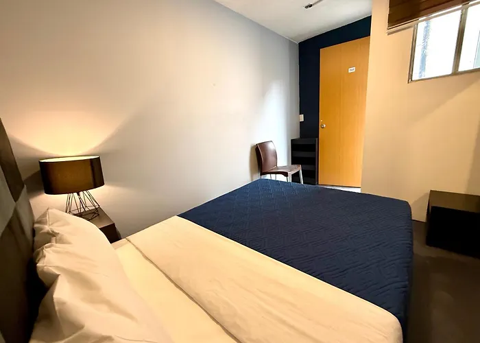 Roomies Reforma - La Diana Hostal *